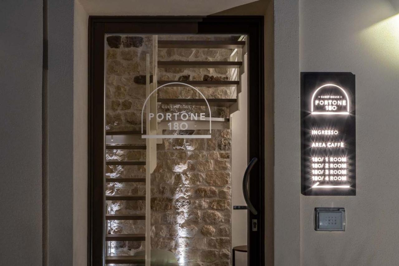 Portone180 Guest House Roveredo in Piano Exterior photo